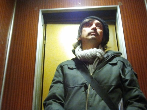 Tim da solo in ascensore: BLUES IN A ELEVATOR - (autoscatto)