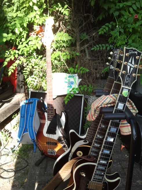 Cattiva Compagnia Tim Tirelli guitar army 