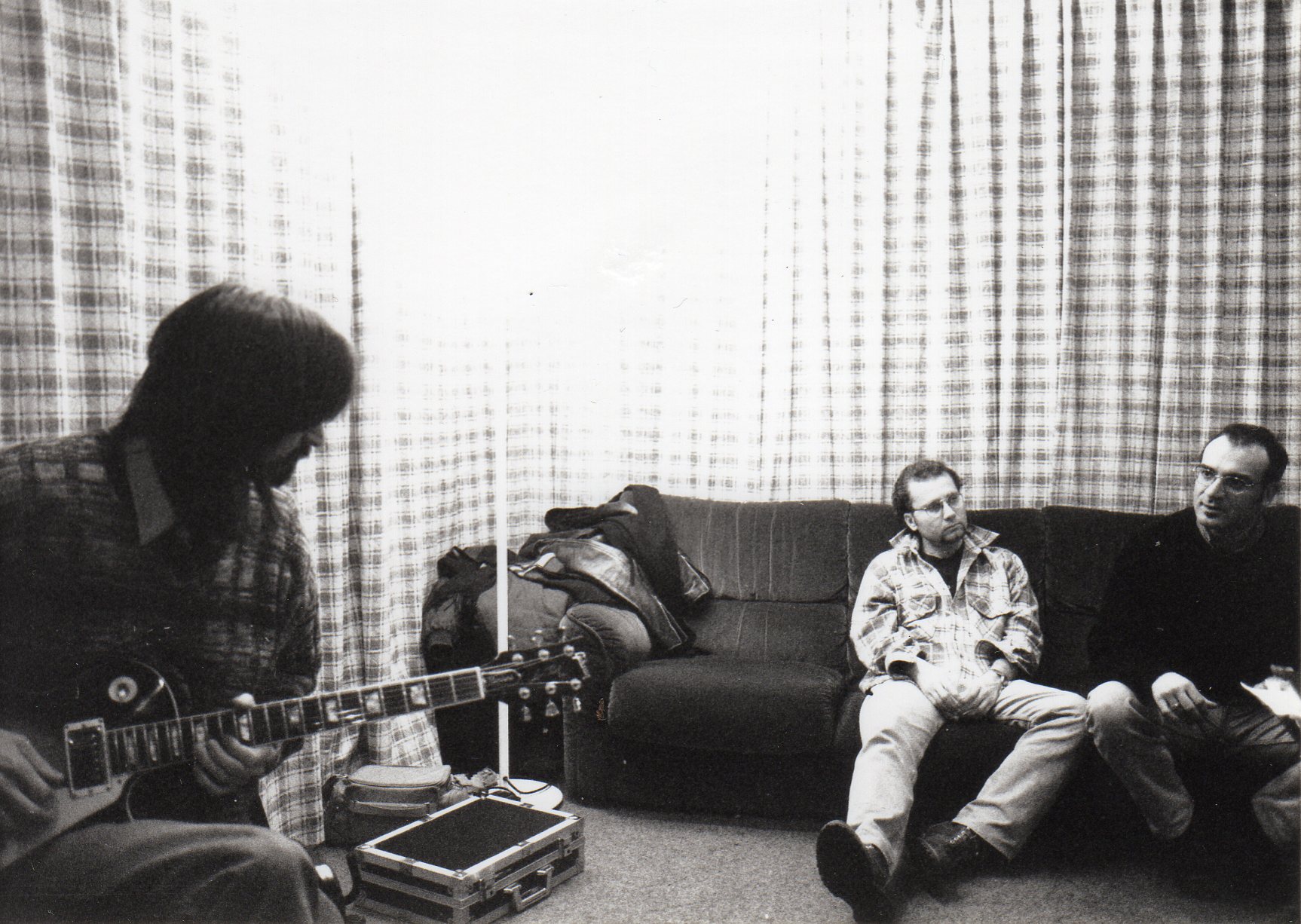 Centro Musica Studio (MO): Tim (mentre registra l'assolo di Prima Che il Blues), Jaypee e Mel