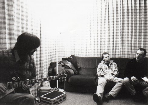 Centro Musica Studio (MO): Tim (mentre registra l'assolo di Prima Che il Blues), Jaypee e Mel