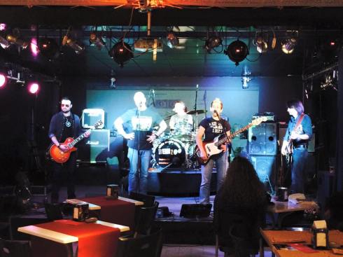 CC Stones Café 20-3-2015 - soundcheck  - foto Simon Neganti 