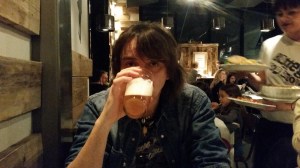 Tim - waiting for the show - Sticky Fingers Ltd alla Bottega Dei Briganti aprile 2016 - Foto Saura T.