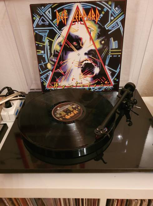 def leppard hysteria